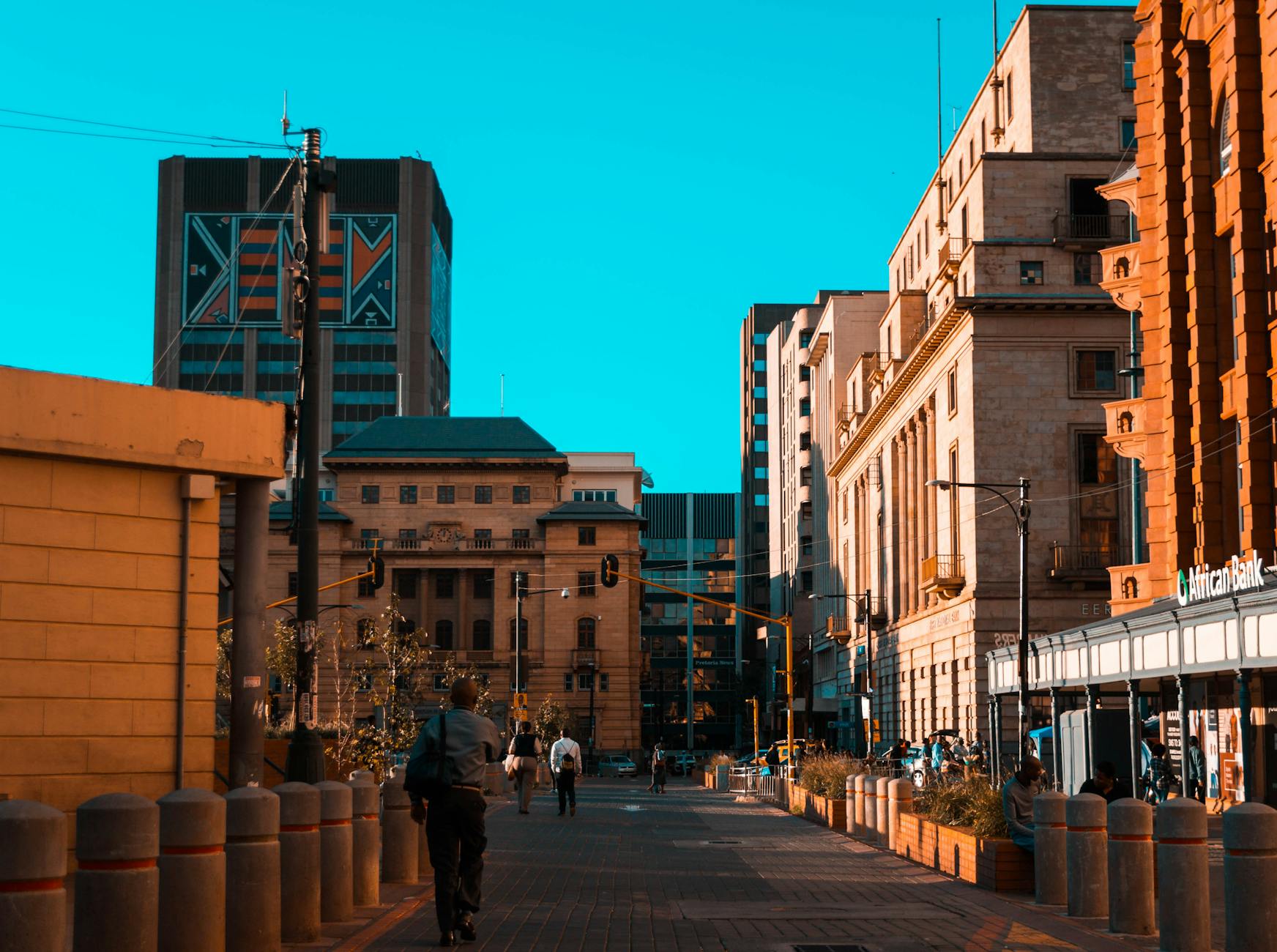 The Future of Banking: Pros, Cons & Innovations