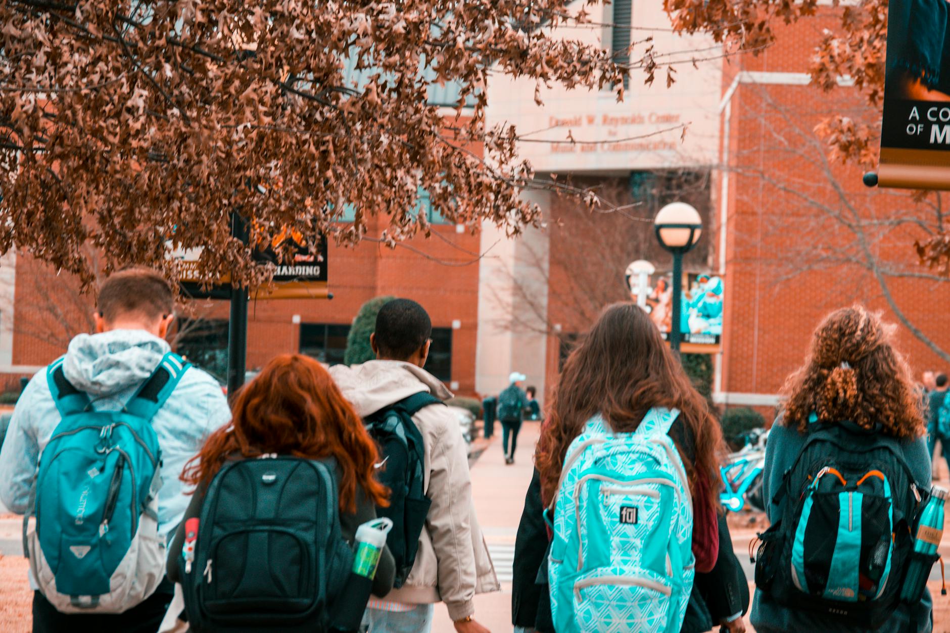 Part-Time Jobs vs. Internships: What’s Better for Students?